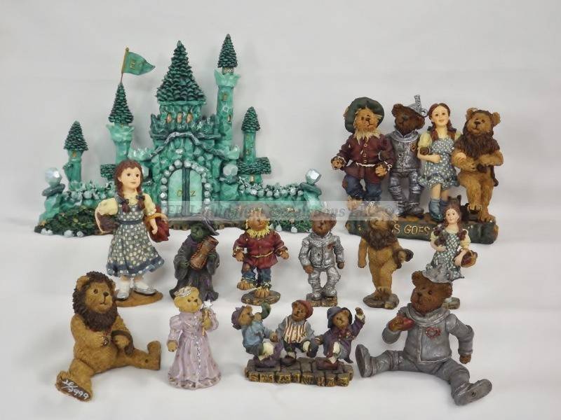 lot 119 image: Boyds Bears & Friends Oz figurines