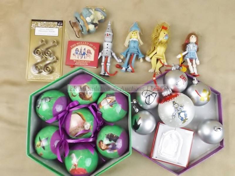 lot 176 image: Oz Christmas ornaments