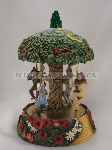 lot 213 image: The Franklin mint Oz music box