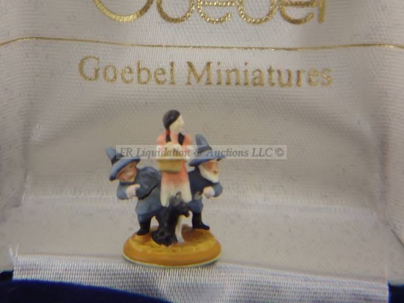 lot 216 image: Goebel Olszewski Oz miniatures