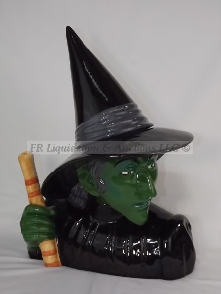 lot 239 image: Star Jars limited edition cookie jar