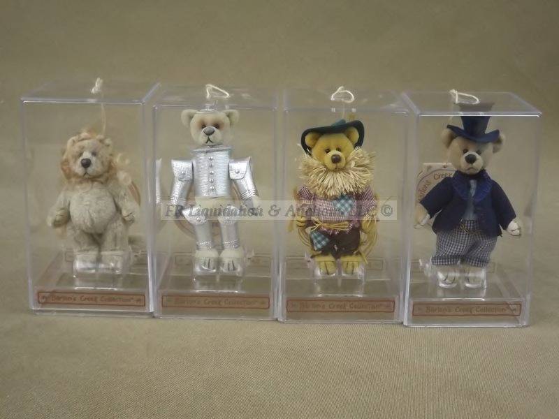 lot 256 image: Gund bears