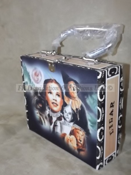 lot 284 image: Cigar box purse