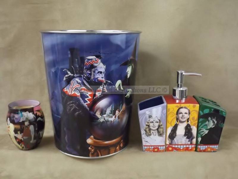 lot 318 image: Oz vanity set