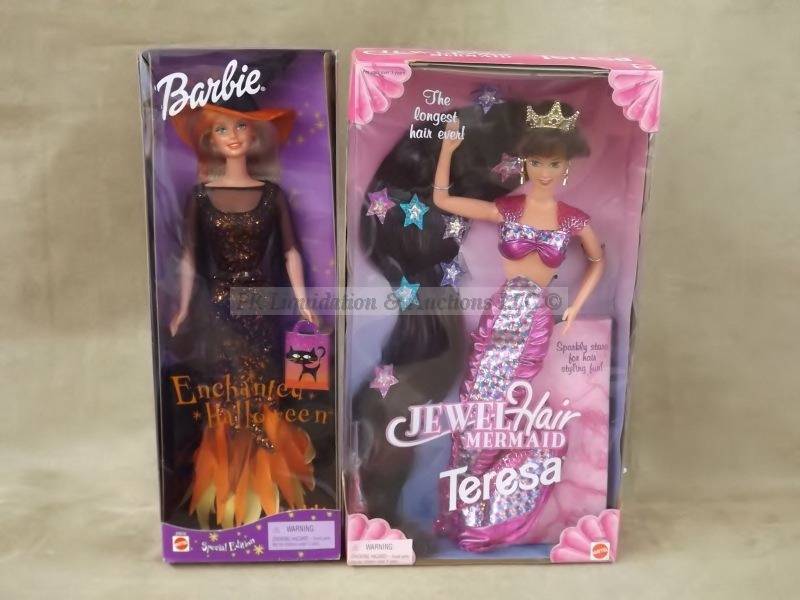 lot 326 image: Barbie dolls