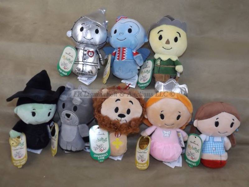 lot 331 image: Hallmark stuffed characters