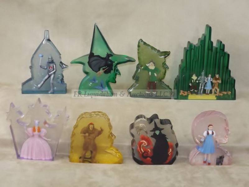 lot 340 image: Oz acrylic figures