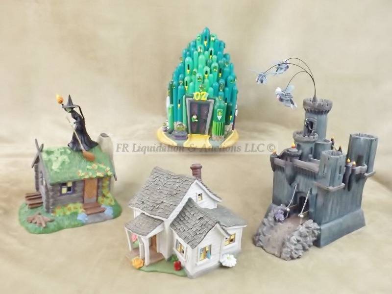 lot 373 image: Oz lighted buildings