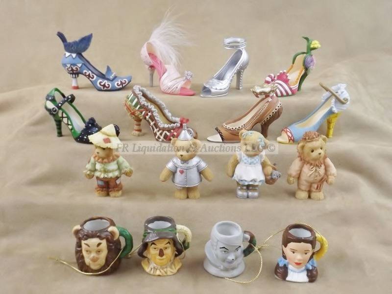 lot 398 image: Oz ornaments and minis