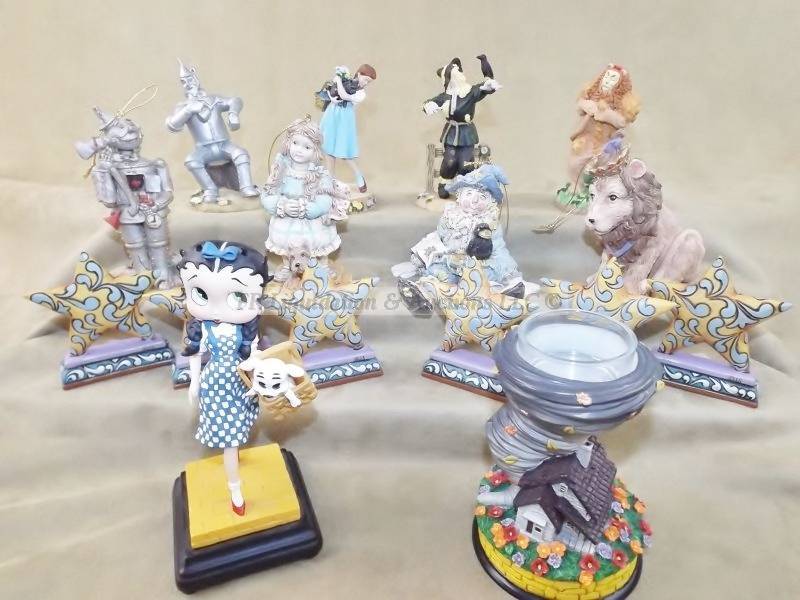 lot 405 image: Oz figurines