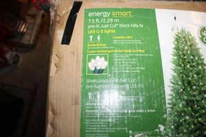 lot 89 image: 7.5 ft. Prelit Christmas tree