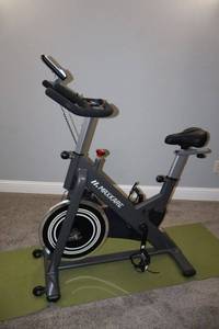 lot 118 image: MaxKare stationary exercise bike