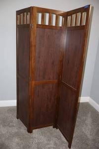 lot 121 image: Wood room divider. Each panel 17.5 wide x 69.5 tall