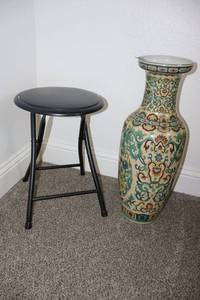 lot 137 image: Asian style 24 vase and small stool seat