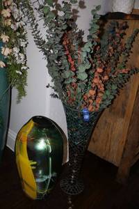 lot 114 image: Glass tiled vase with eucalyptus and art decor glass vase