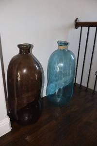 lot 21 image: Two LARGE decorative glass vases - each around 29 tall