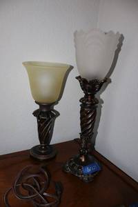 lot 127 image: Table lamps
