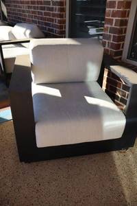 lot 152 image: Outdoor furniture swivel chair by Gather Craft. Cushions have zippered removable covers.