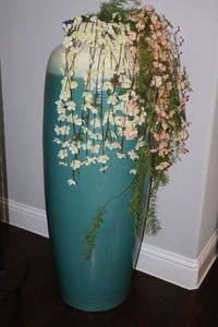 lot 24 image: 43 tall vase with artificial flowers