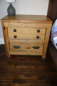 lot 100 image: Bedroom side table - 26x17x25 (matches 98,99, and 102)