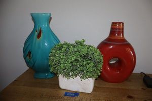 lot 103 image: Home dcor vases and artificial plant