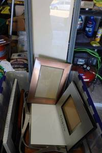 lot 184 image: Photo frames