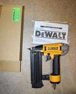 lot 234 image: DeWalt 18 gauge brad nailer