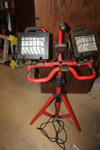 lot 235 image: Husky dual light stand