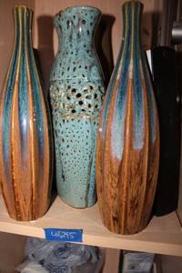 lot 295 image: Decorative vases