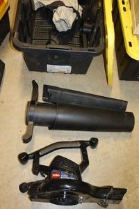 lot 199 image: Toro leaf blower vac