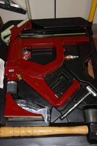 lot 211 image: Hammerhead Portamatic model 421 tool set