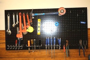 lot 222 image: Tools as shown