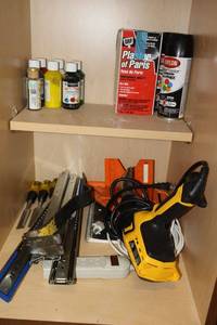 lot 230 image: Wagner heat gun, paint, chisels and more