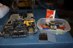 lot 289 image: Tools DeWalt drill and more
