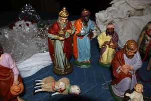 lot 285 image: Christmas manger scene figurines and ornaments