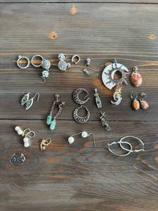 lot 318 image: Just added....earring selection