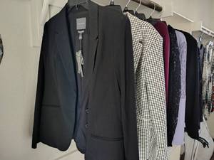lot 321 image: Added last minute..... Womens blouses and suit jackets