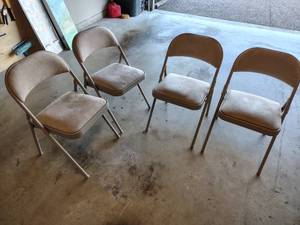 lot 299 image: Padded folding chairs