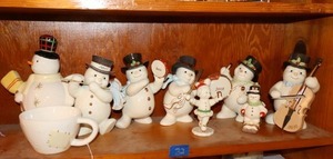 lot 32 image: Lenox snowman annual figurines plus Hallmark mug and jar