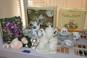 lot 50 image: Porcelain mini tea sets