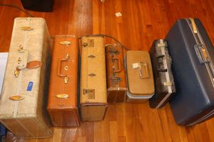 lot 78 image: Vintage hard case suitcases