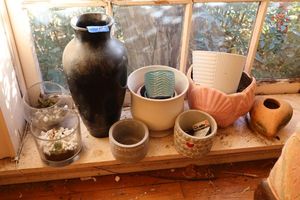 lot 72 image: Flower vases