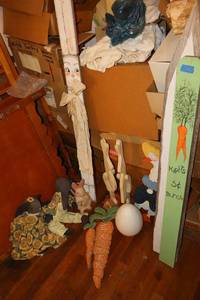 lot 94 image: Wooden Easter dcor and fabric bunnies