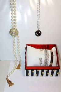 lot 19 image: Jewelry Rose gold tone jewelry and pearls