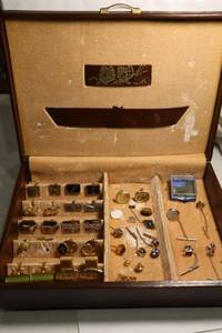 lot 129 image: Jewelry mens tie tacks and storage box