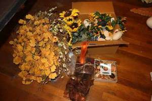 lot 159 image: Sunflowers and pumpkins home dcor