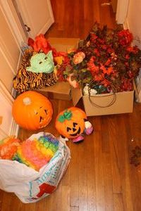 lot 162 image: Leaf garland, pumpkins and costumes