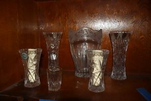 lot 174 image: Small lead crystal vases