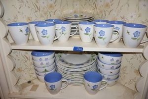 lot 228 image: Perennials by Pfaltzgraff dishes
