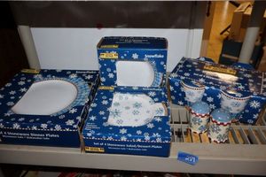 lot 259 image: Snowflake stoneware dish set